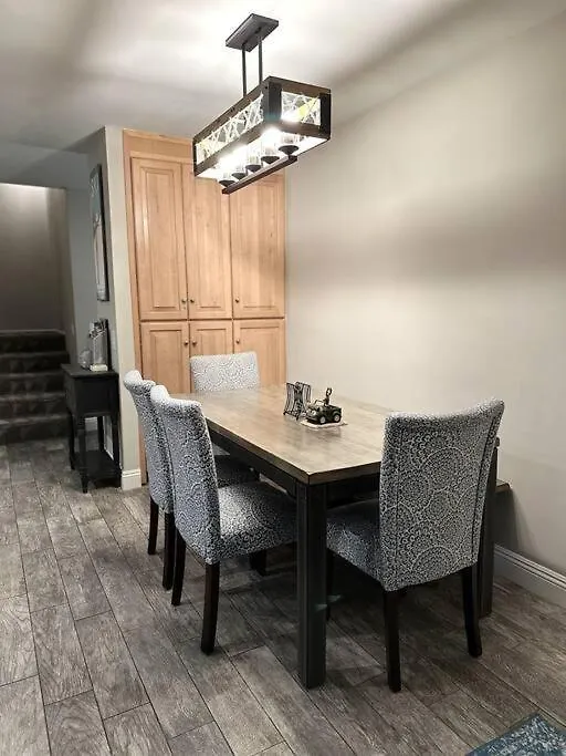 Rustic Modern Condo - Close To Village - Sleeps 10 Mammoth Lakes 0*,  Verenigde Staten