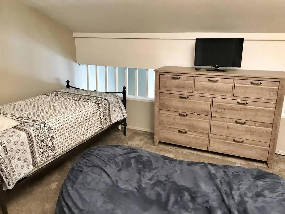 Rustic Modern Condo - Close To Village - Sleeps 10 Mammoth Lakes Appartement